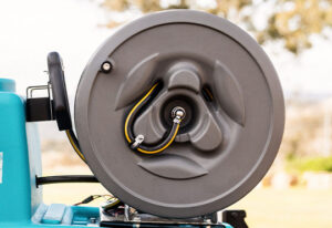manual reel action