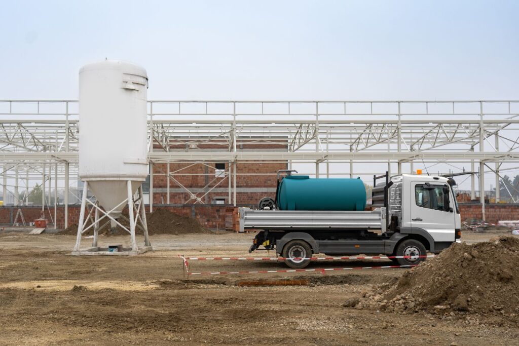 Rapid Spray Water Cartage Tanks doing Dust Suppression