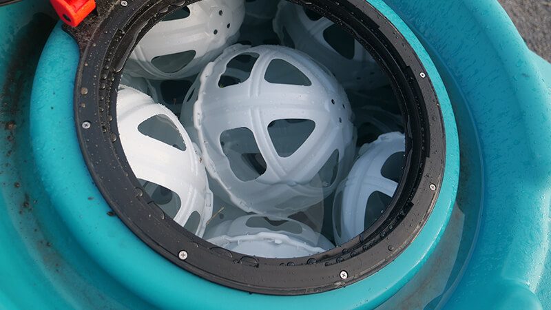 ball baffles in rapid spray water cart trailer (1)